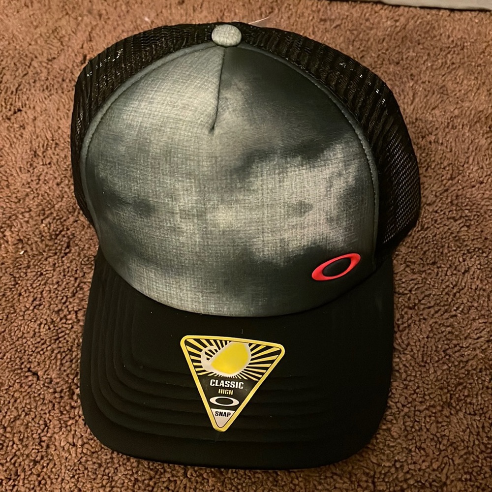 Oakley Trucker Hat